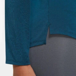 Women's Nike One Luxe Dri-FIT Long Sleeve Top -BROOKS Shop 1mzzgte1vf