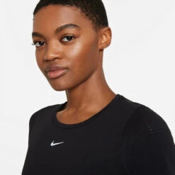 Women's Nike Dri-FIT ADV Aura Slim Short Sleeve Top -BROOKS Shop 9muvzoidye