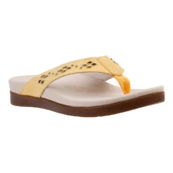 Women's Spenco Laguna '22 Stud -BROOKS Shop akpzttleef