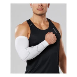 2XU Compression Arm Guard (Single) -BROOKS Shop kxoycpavsn