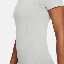 Women's Nike Dri-FIT ADV Aura Slim Short Sleeve Top -BROOKS Shop l6utz78q36