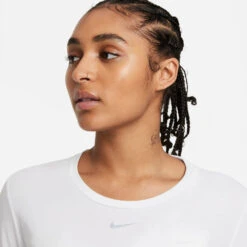Women's Nike One Luxe Dri-FIT Long Sleeve Top -BROOKS Shop zagsmttjpx